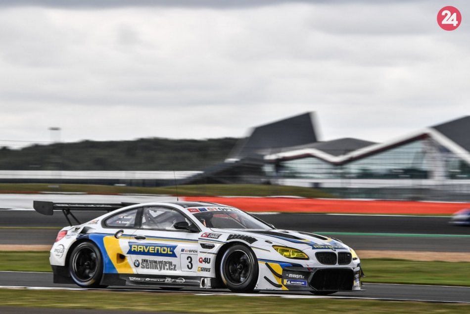 V OBRAZOCH: Gonda opäť zviditeľnil slovenský motošport, uspel aj v Silverstone