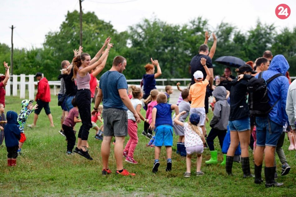 V Trnovci odpálili Rebel RUN: Súťažiaci v daždi prekonali sami seba, FOTO