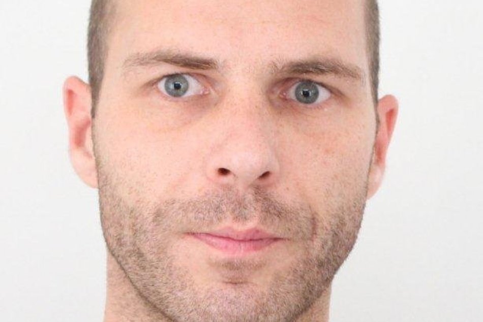 Policajti z Prievidze žiadajú občanov o pomoc pri pátraní po Romanovi (36)