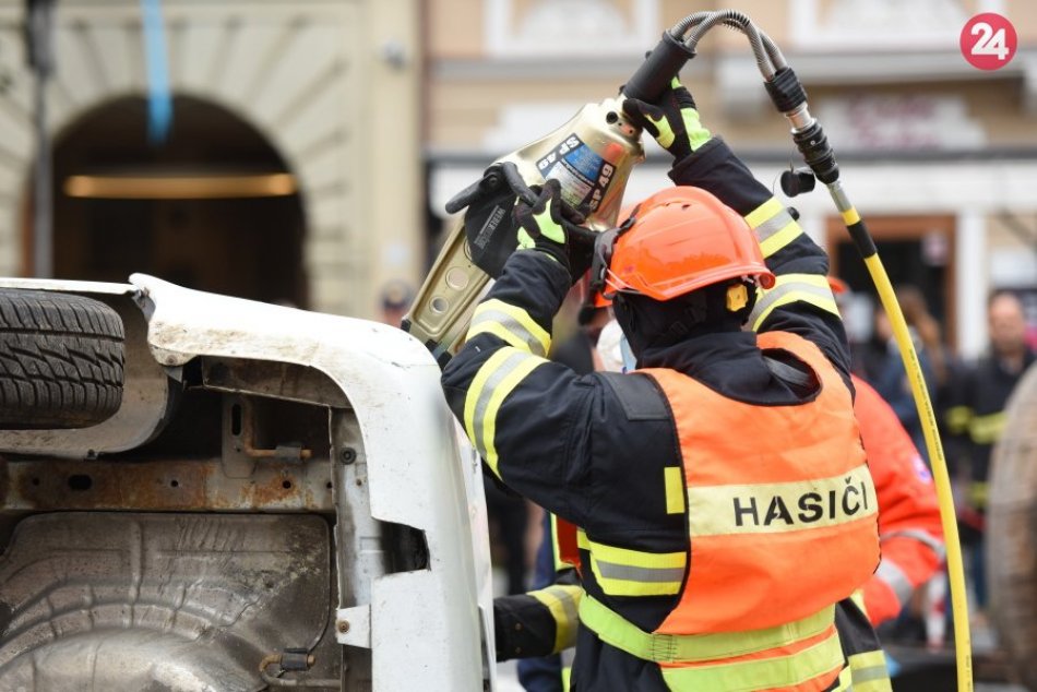 Krajská súťaž vo vyslobodzovaní osôb z havarovaných vozidiel