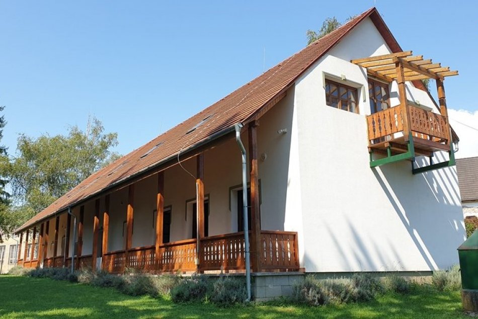 Obrazom: Bývalá cirkevná škola v Brzotíne sa zmení na detský domov