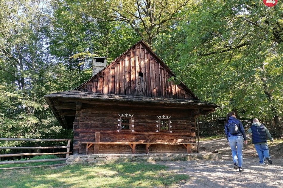 Jurkovičova rozhľadňa, Stezka Valaška