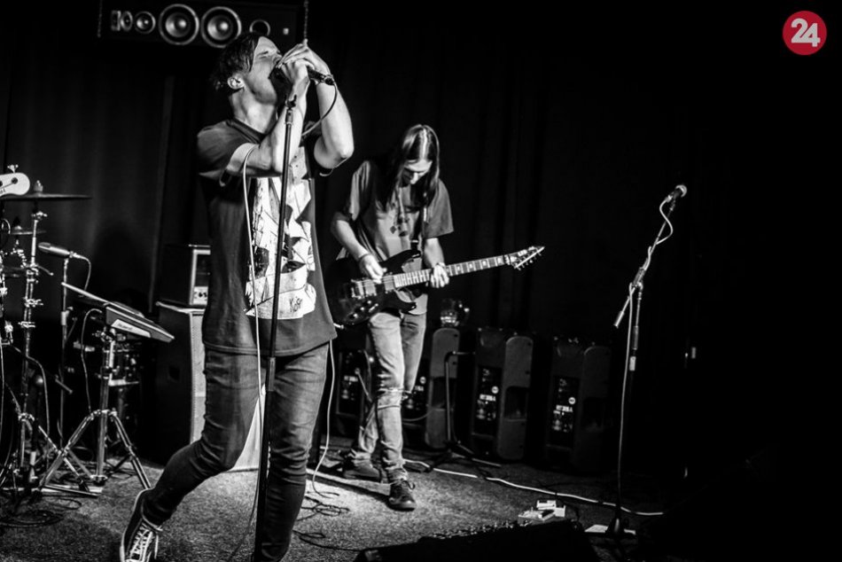 Koncert kapely A Chance to Survive, na ktorom pokrstila svoj debutový album