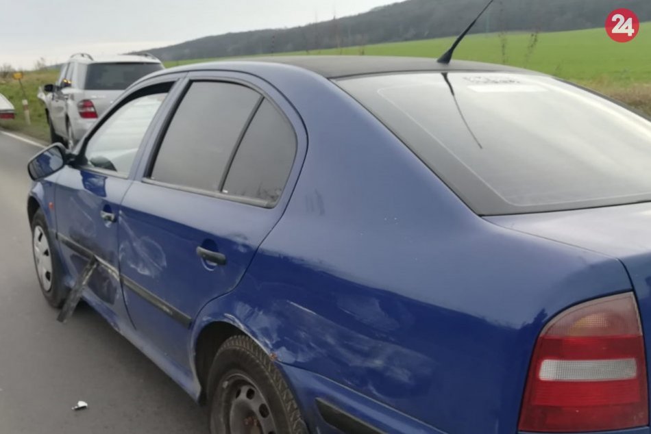 Auto pri predbiehaní zachytilo cyklistu, na mieste zomrel