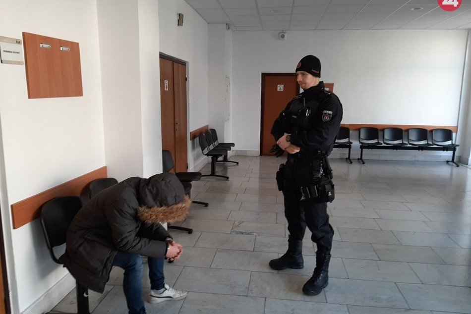 FOTO: Dopravní policajti vzniesli obvinenie voči Romanovi (20) z Trenčína