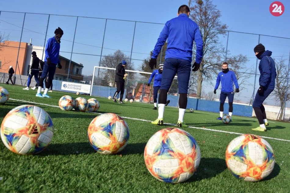 Futbalisti MFK Zemplín Michalovce počas prvého zimného tréningu