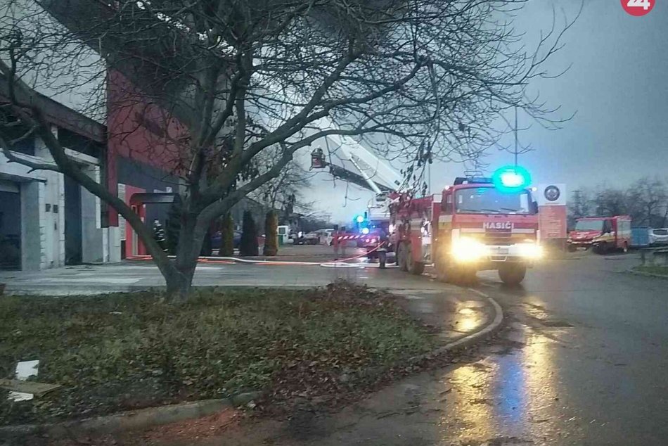 Požiar výrobnej haly v Šuranoch