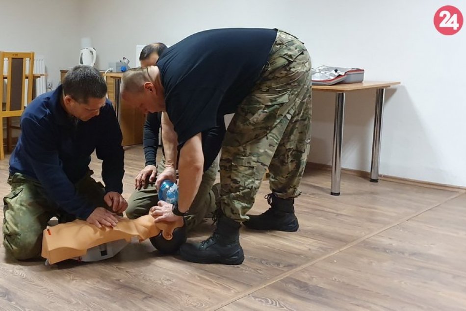 Policajti z Nových Zámkov absolvovali výcvik s kolegami z Prahy
