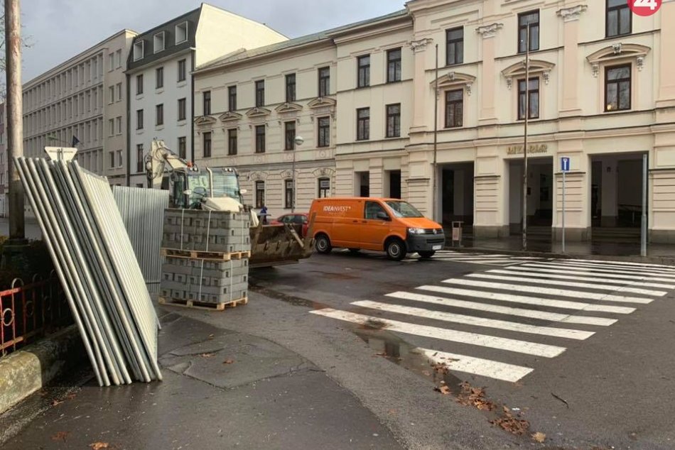 V OBRAZOCH: Stavebné práce na III. etape rekonštrukcie zvolenského námestia