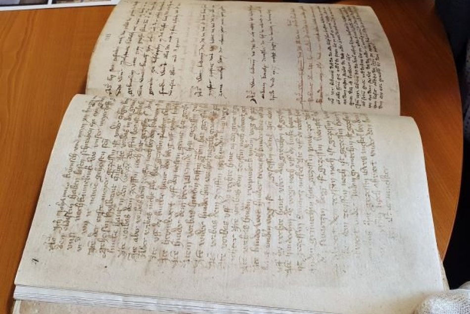 Pamätnú knihu mesta Spišská Nová Ves zo 14. storočia zreštaurovali