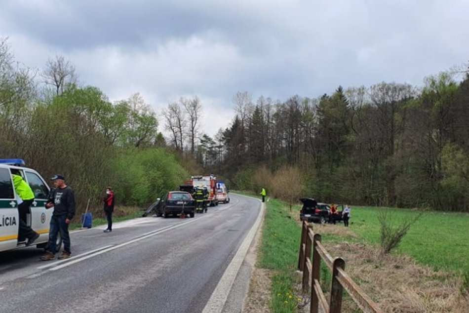 FOTO z nehody medzi Prečínom a Domanižou