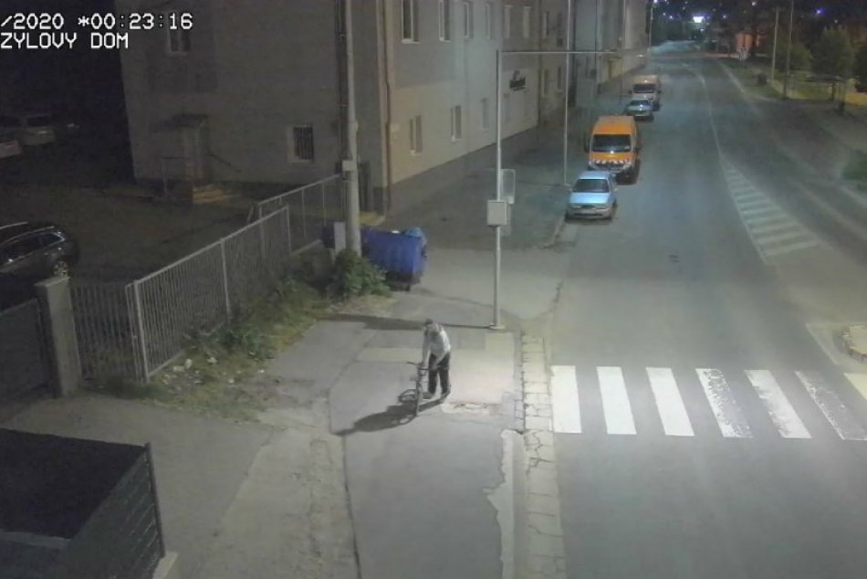 Hľadajú nešikovného cyklistu