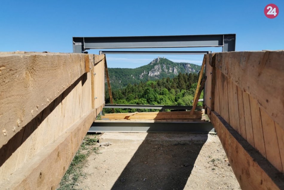 OBRAZOM: Demontáž zrakovej pyramídy v Súľove