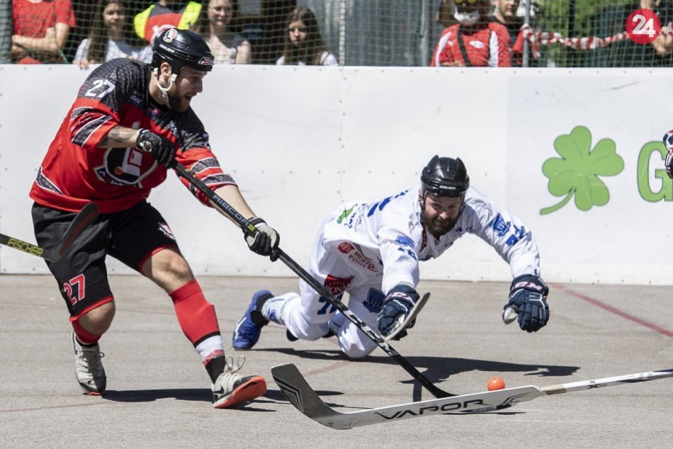 FOTO: Finále hokejbalovej SHbE mužov LG Bratislava - Považská Bystrica