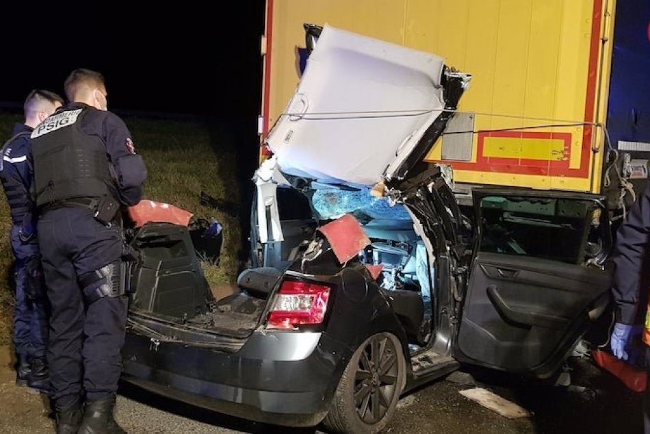 Nehoda pri vjazde na odpočívadlo Crantenoy