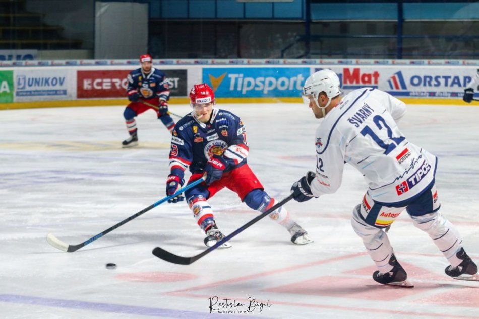 HK Nitra - HKM Zvolen 3:2 v predohrávke 16. kola