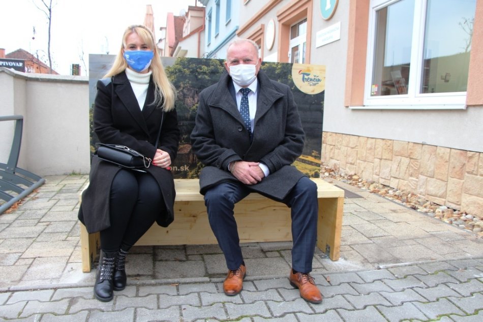 OBRAZOM: Lavičková pohľadnica v Bojniciach