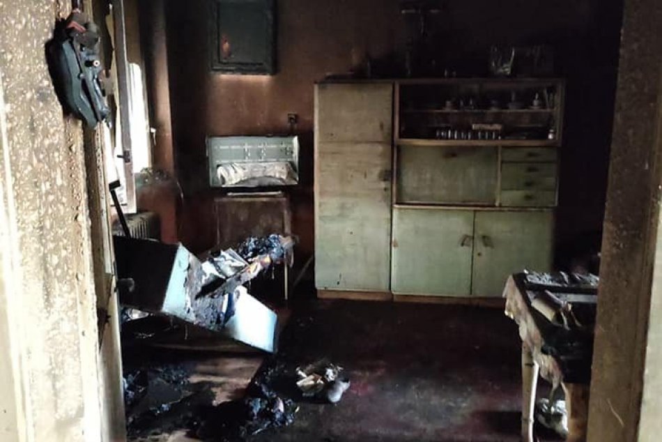 Požiar domu v Komjaticiach neprežila jedna osoba
