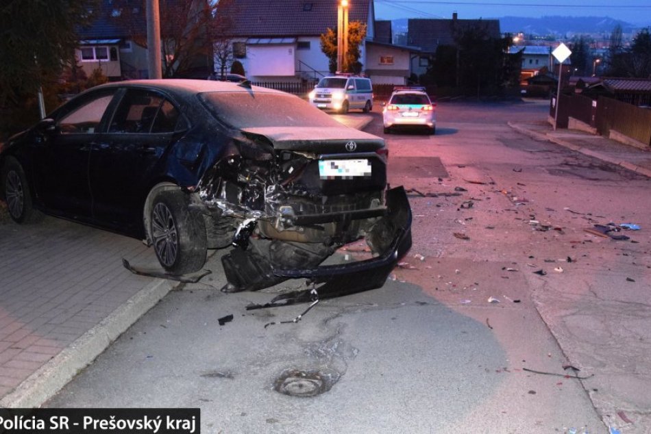 Opitý Popradčan: Najprv rozbil zaparkované auto, potom plot