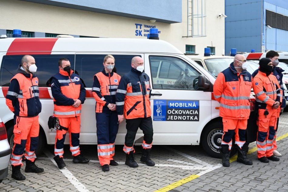 Trnavský kraj spustil pilotné očkovanie cez mobilné jednotky