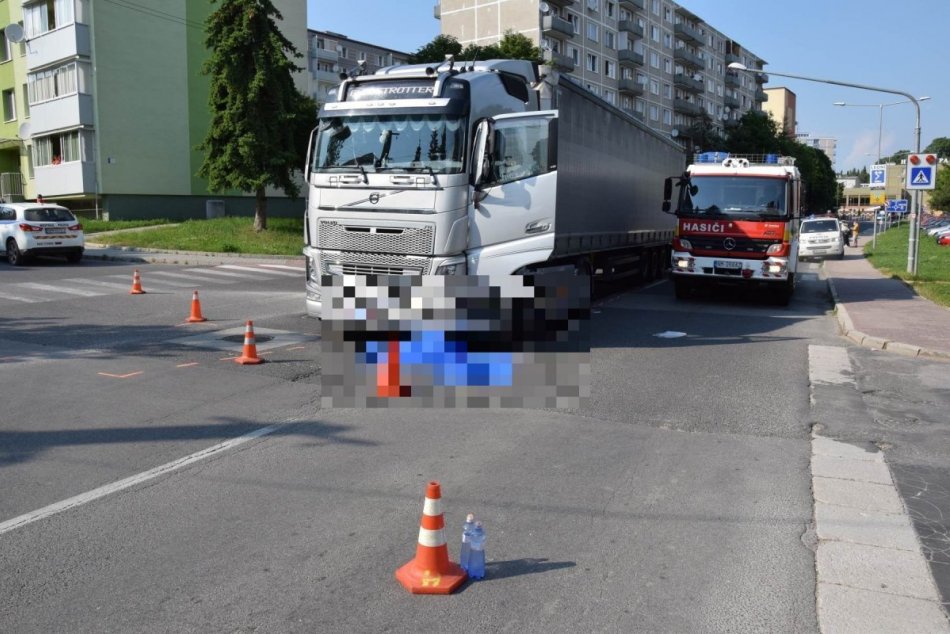 FOTO: Dopravná nehoda v Starej Turej si vyžiadala život 73-ročnej ženy