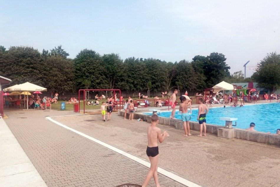 FOTO: Trnavčania si užívajú pohodu na kúpalisku Castiglione