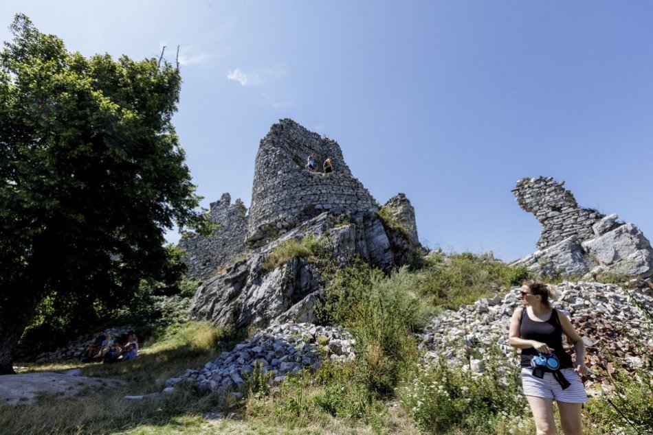 Zrúcaninu hradu Gýmeš