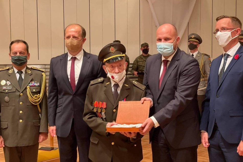 FOTO: Ocenili vojnových veteránov z boja za oslobodenie z okolia Trenčína