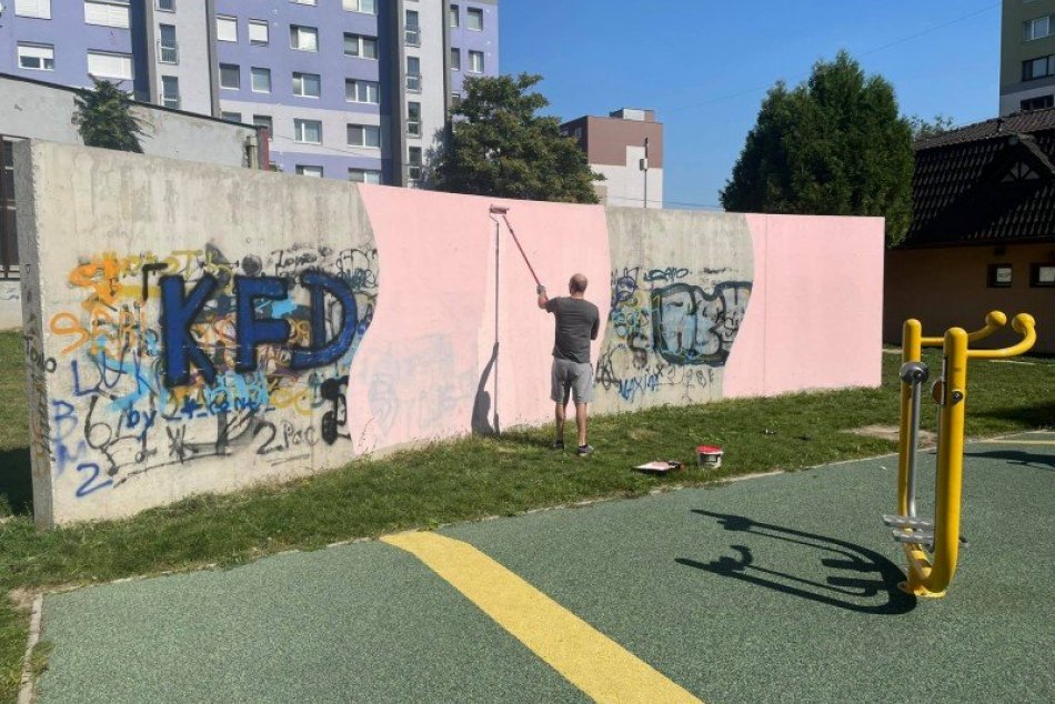 Betónovú stenu zmenili na umelecké dielo