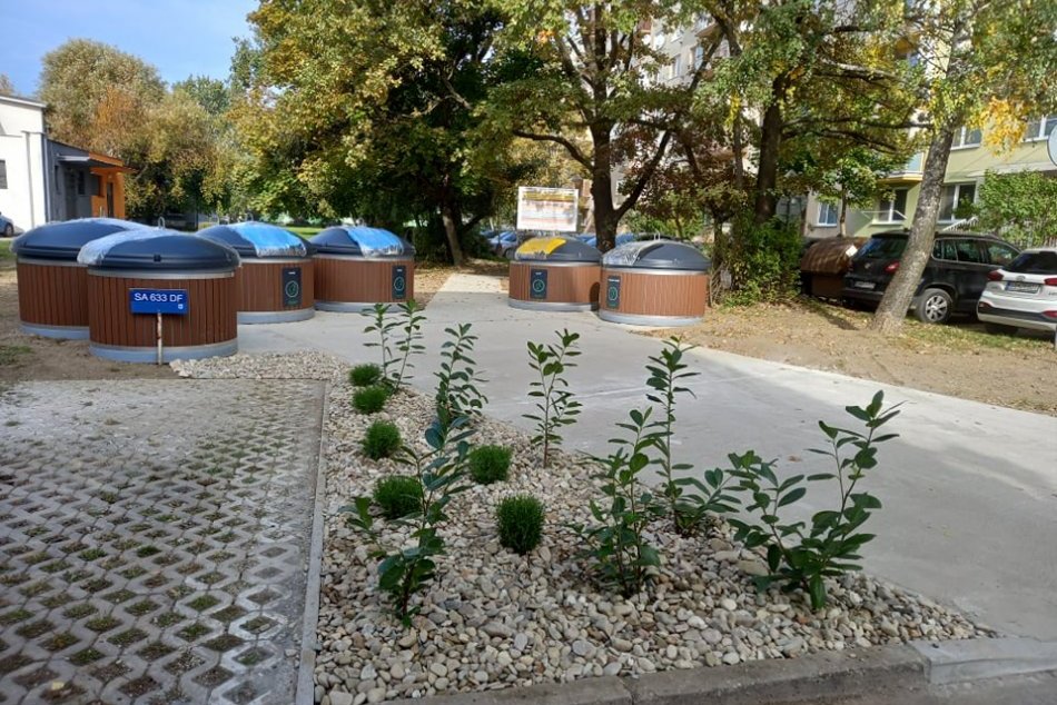 Nové polopodzemné kontajnery v Šali