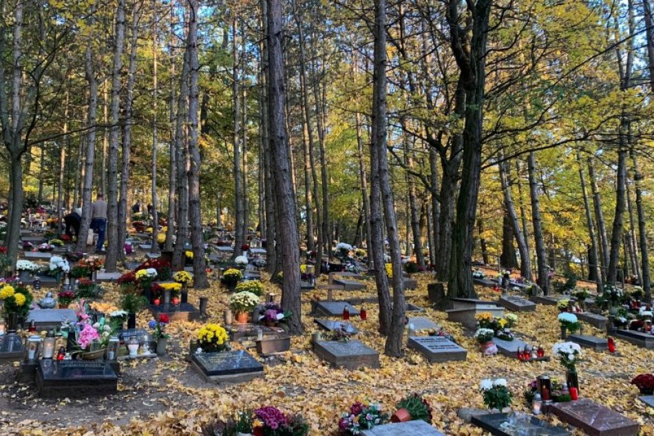 Slovenské cintoríny počas Dušičiek