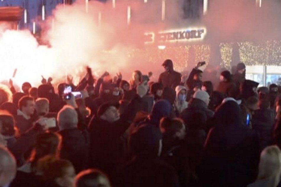 Protesty proti pandemickým opatreniam v Holandsku