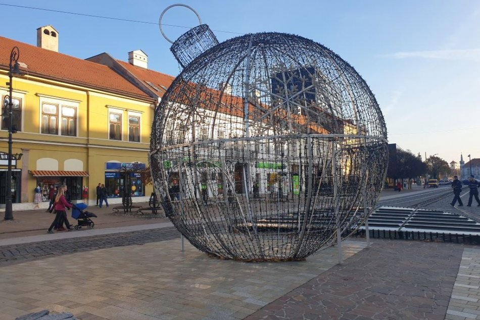 Vianočná výzdoba v uliciach Košíc
