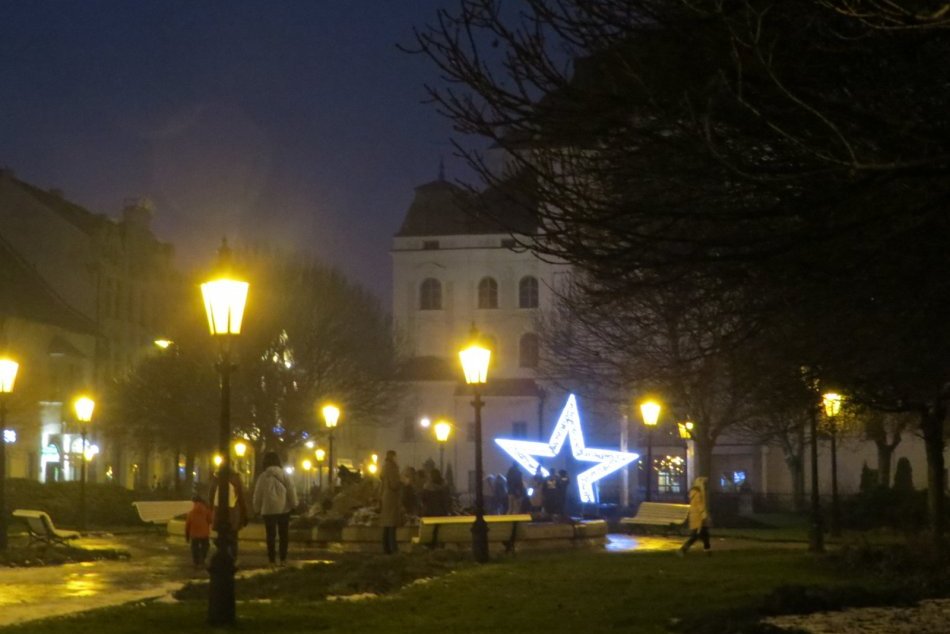FOTO: Rozsvietenie vianočnej výzdoby a stromčeka v Košiciach