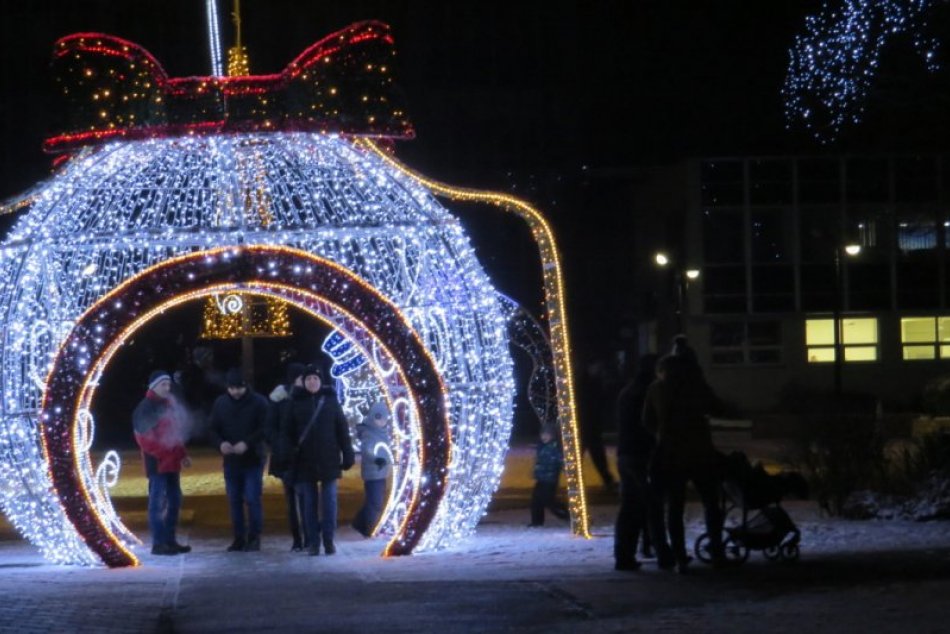 Vianočné srdce Zemplína: 40 záberov vianočného mestečka