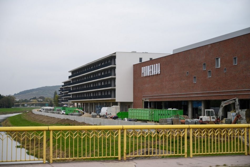 Výstavba obchodného centra Promenada v Nitre