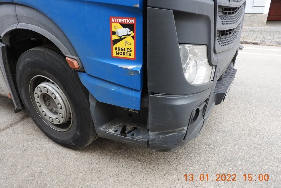 Rumunský kamionista uviazol v centre Trnavy: Nafúkal ešte po troch hodinách