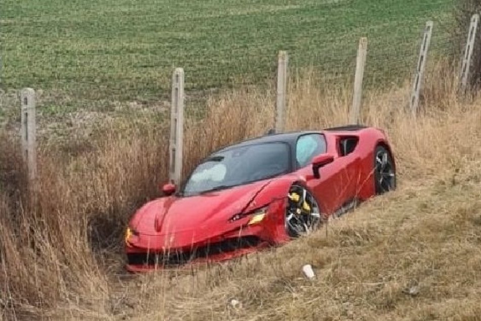 Zrážka Ferrari s Daciou