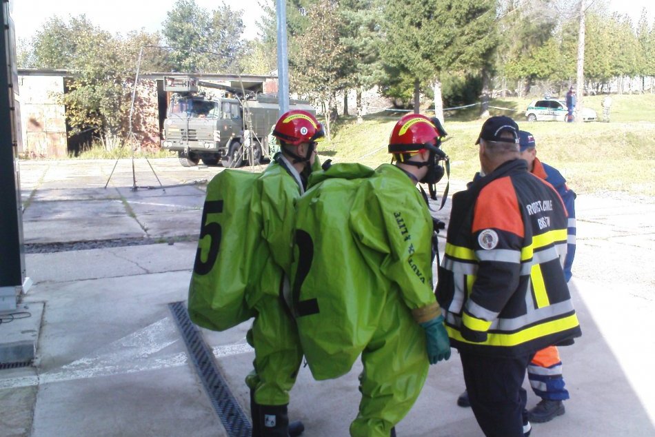 V OBRAZOCH: Ekologický zásah hasičov vo Zvolene si vyžiadal evakuáciu 270 osôb