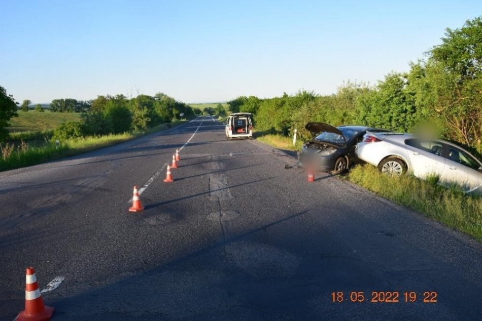 V OBRAZOCH: Na križovatke pri Lučenci došlo k nehode