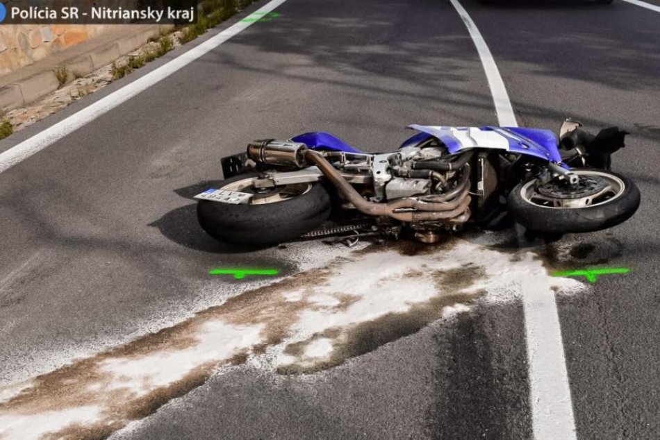 Tragická zrážka motocyklistu s autom na juhu Slovenska