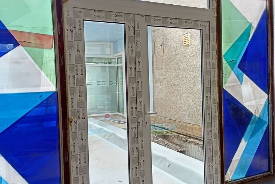 V OBRAZOCH: Zvolenská nemocnica pokračuje s rekonštrukciou vchodu