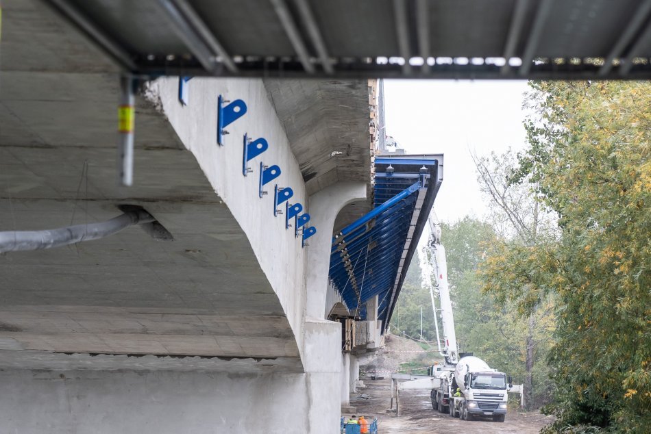 Práce na hlohoveckom moste, október 2022